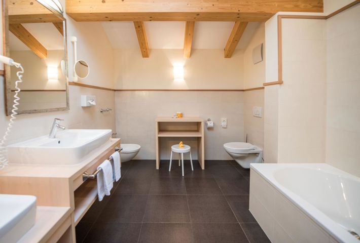 -rotwild-zimmer-303-kaisersuite-1148