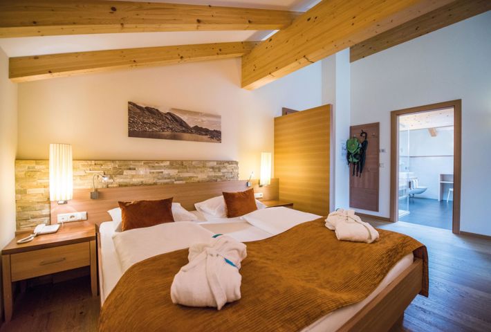 -rotwild-zimmer-303-kaisersuite-1125