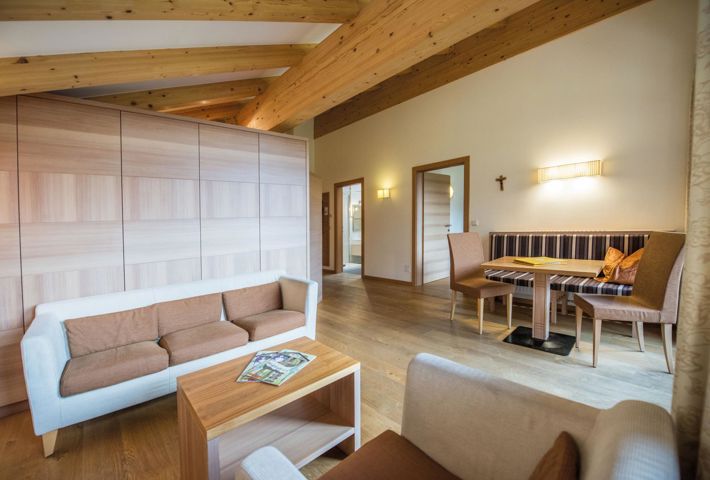 -rotwild-zimmer-303-kaisersuite-1178