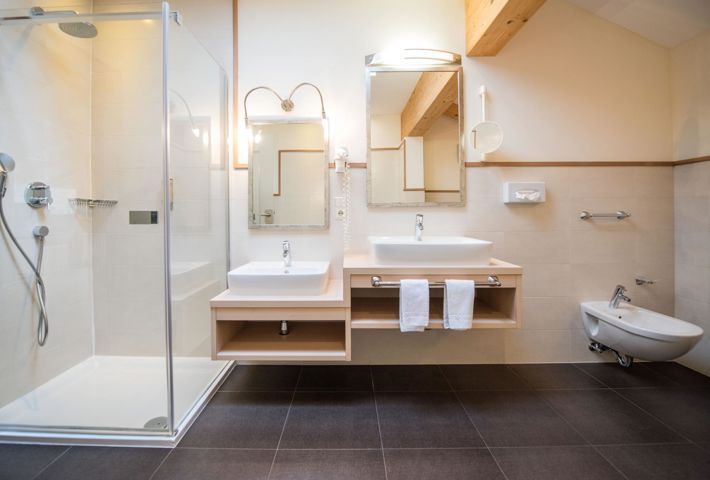 -rotwild-zimmer-303-kaisersuite-1144