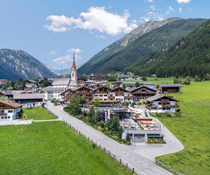 web-2500-px-famllienhotel-huber-2024-sommer-2-68